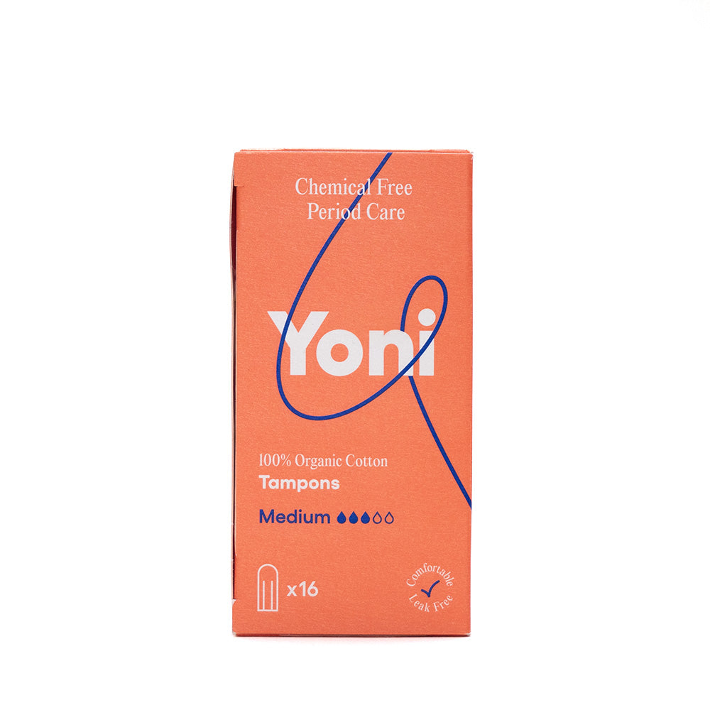 Die orangefarbene Box mit Yoni‘s Tampons Medium enthält hypoallergene Bio-Baumwolle und chemikalienfreie Periodenpflege.