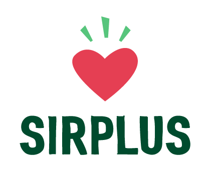 Ein Herzsymbol mit grünen Linien darüber und dem Wort „SIRPLUS“ in fetten grünen Buchstaben darunter.