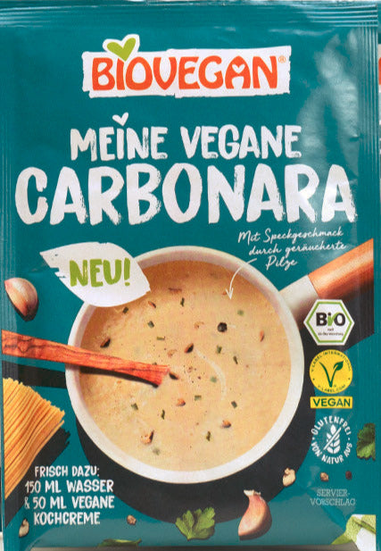 Die BIO vegane Carbonara (15 x 27g) von Biovegan präsentiert sich in leuchtendem Blau und unterstreicht ihren veganen und biologischen Charakter. Verfeinert mit Shiitake-Pilzen verwandelt diese glutenfreie Saucenmischung Ihre Mahlzeiten in köstliche vegane Carbonara-Kreationen.
