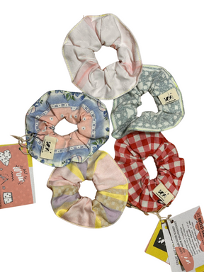 SokiStore Scrunchie aus Omi's alter Bettwäsche - Unikat