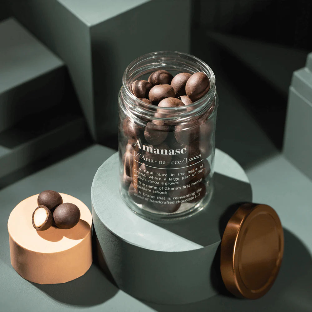 Amanase Bio-Macadamia Salted-Caramel in Zartbitterschokolade, 200g im Zero-Waste-Glas
