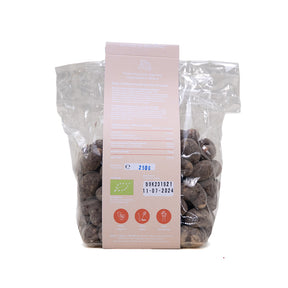 Amanase Bio-Cashews: fair delicious impactful cashews covered in dark chocolate