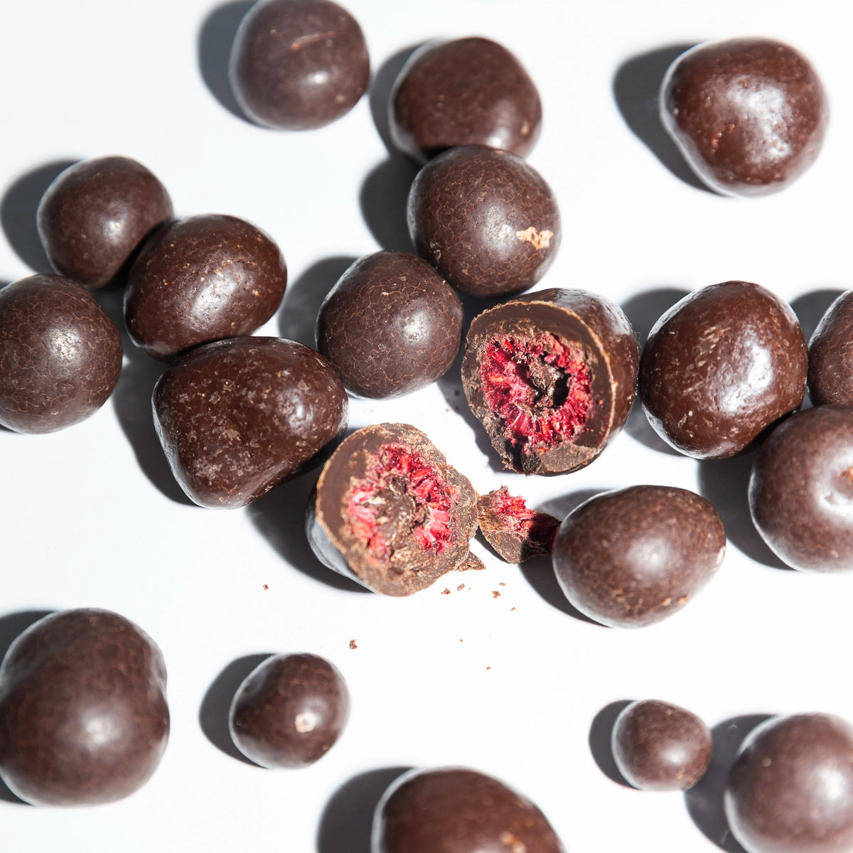 Social Product - Vegane Bio Himbeeren Zartbitter x YESWECAN!CER